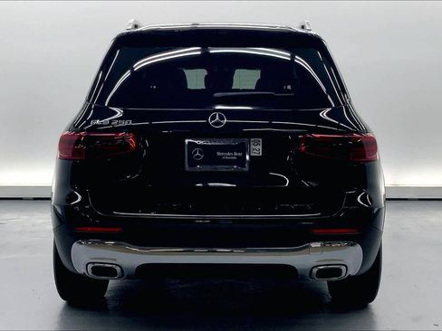 Used 2025 Mercedes-Benz GLB 250 image 3