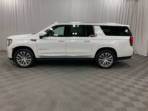 Used 2021 GMC Yukon XL Denali w/ Denali Ultimate Package AWD/4WD image 12