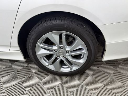 Used 2019 Honda Accord LX image 19