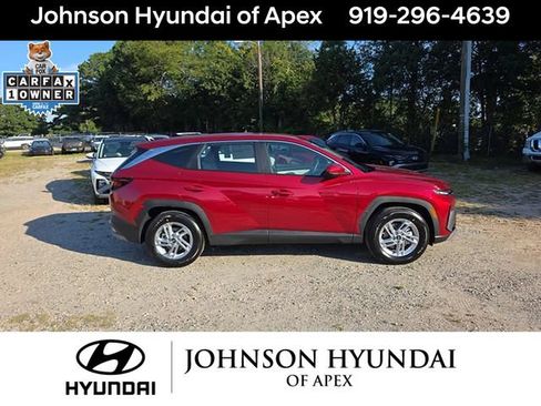 Certified 2025 Hyundai Tucson SE FWD image 11