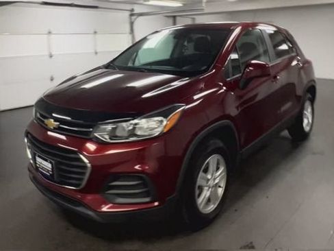 Certified 2017 Chevrolet Trax LS w/ Fleet Convenience Package AWD/4WD image 4