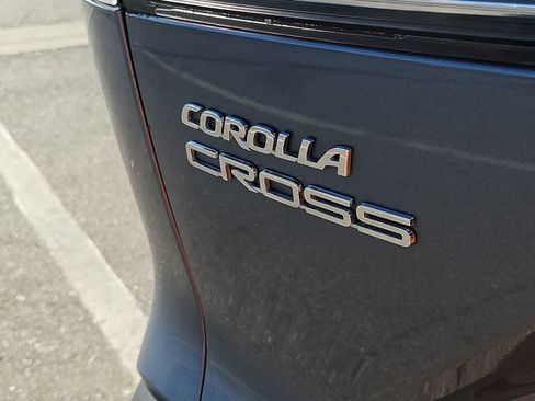 Used 2023 Toyota Corolla Cross XLE image 13