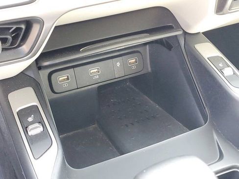 Used 2023 Kia Sorento S w/ Panoramic Sunroof Package image 25