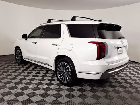 Certified 2025 Hyundai Palisade Calligraphy FWD image 6