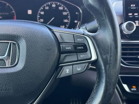 Used 2018 Honda Accord Sport image 12