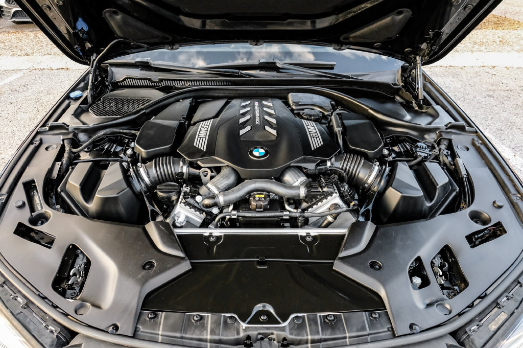 Used 2021 BMW M550i xDrive w/ Executive Package AWD/4WD image 54