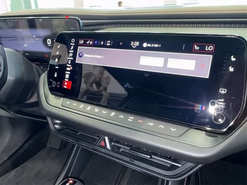 New 2024 Dodge Charger R/T w/ Plus Group image 15