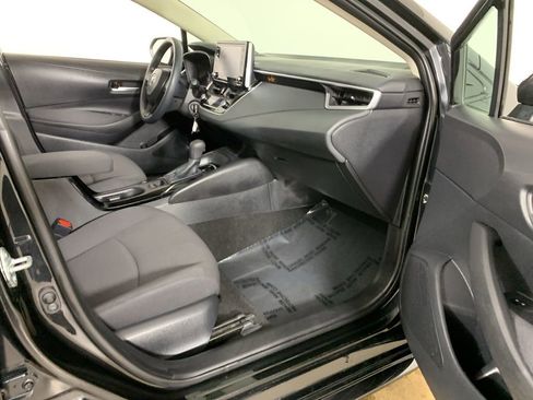 Used 2021 Toyota Corolla LE FWD image 35