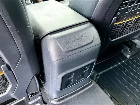Used 2022 Ford Bronco Badlands AWD/4WD image 25
