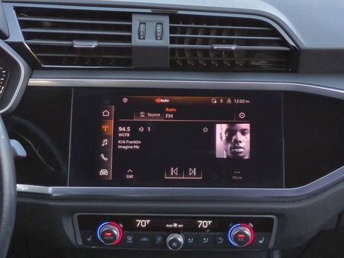 Used 2022 Audi Q3 2.0T Premium Plus w/ Premium Plus Package image 29