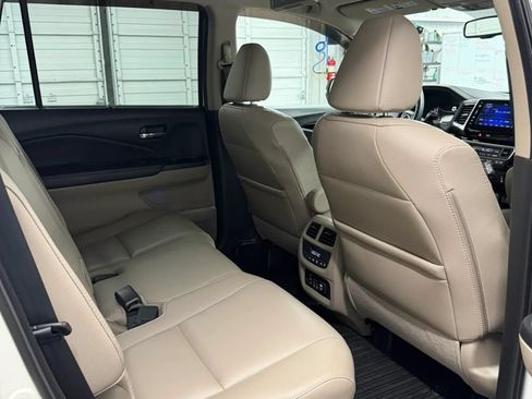 Used 2016 Honda Pilot Touring image 24