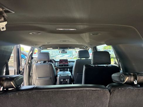 Used 2021 GMC Yukon XL SLT AWD/4WD image 32
