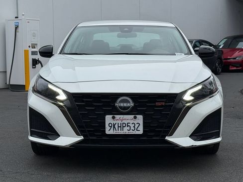 Used 2024 Nissan Altima 2.5 SR FWD image 3
