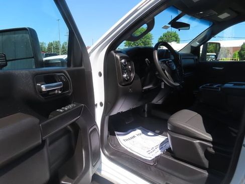 Used 2023 GMC Sierra 2500 Pro w/ Convenience Package AWD/4WD image 16