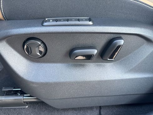 New 2026 Volkswagen Atlas Cross Sport SEL image 16