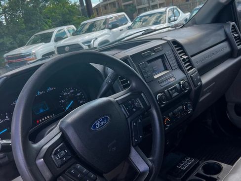 Used 2019 Ford F250 XL w/ Power Equipment Group AWD/4WD image 18