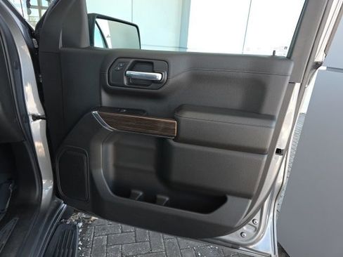 Used 2021 Chevrolet Silverado 1500 RST w/ Z71 Off-Road Package image 9