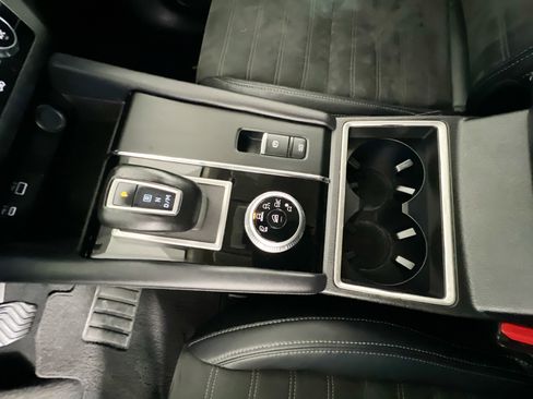 Used 2023 Mitsubishi Outlander SE image 24