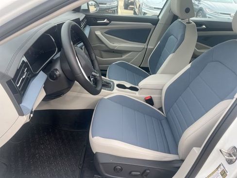 New 2025 Volkswagen Jetta SE image 7