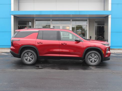 New 2027 Chevrolet Traverse LT FWD image 3
