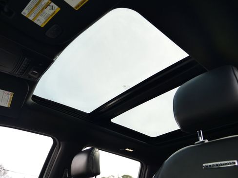 Used 2017 Ford F250 Platinum w/ Platinum Ultimate Package image 9