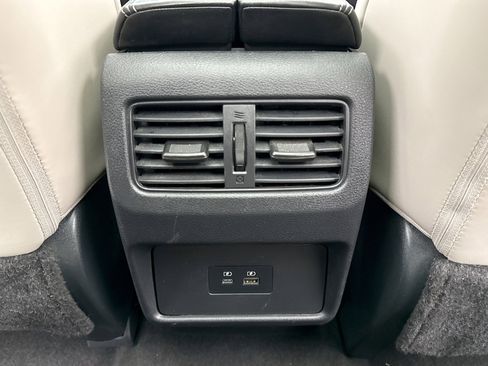 Used 2023 Nissan Rogue SV w/ SV Premium B Package image 19