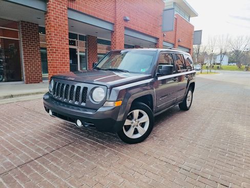 Used 2011 Jeep Patriot Latitude image 3