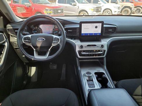 Used 2021 Ford Explorer XLT RWD image 11