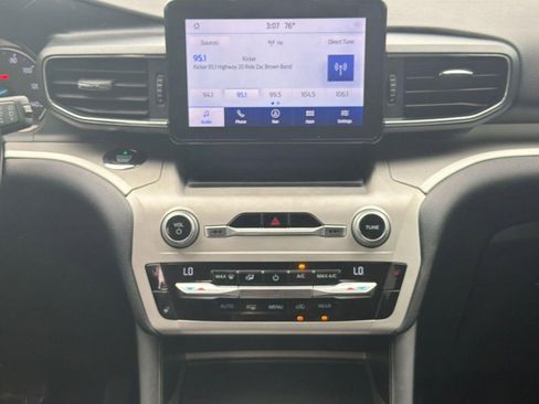 Used 2020 Ford Explorer XLT w/ Equipment Group 202A RWD image 26