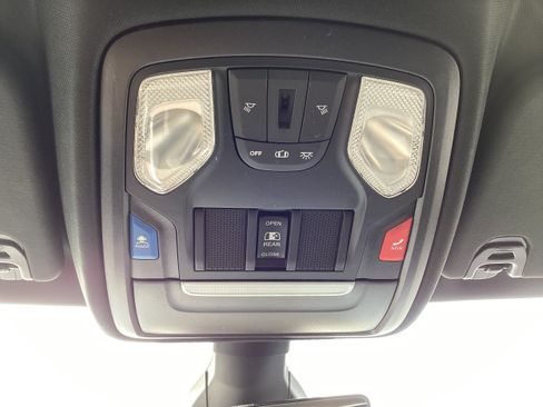 Used 2022 RAM 1500 Big Horn AWD/4WD image 19