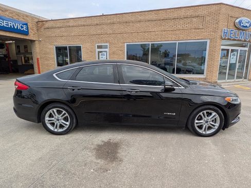 Used 2018 Ford Fusion SE w/ Equipment Group 602A image 5