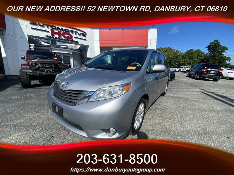 Used 2014 Toyota Sienna XLE w/ Entertainment Package AWD/4WD image 2