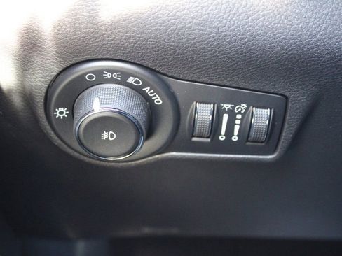 New 2026 Jeep Compass Latitude image 12