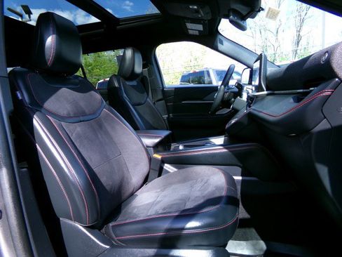Used 2025 Ford Explorer ST AWD/4WD image 11