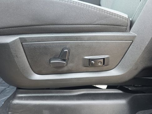 Used 2024 RAM 2500 Big Horn w/ Bed Utility Group image 24