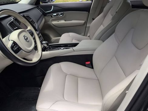 Used 2020 Volvo XC90 T6 Momentum w/ Protection Package Premier AWD/4WD image 11