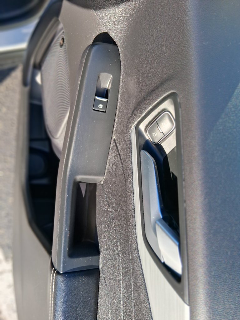Used 2023 Ford Escape SE w/ PHEV Premium Package FWD image 10