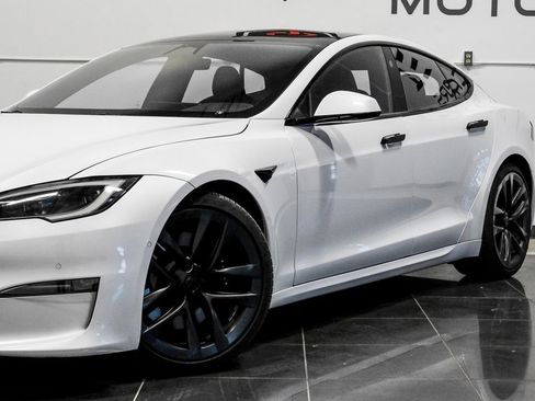 Used 2023 Tesla Model S Base image 10