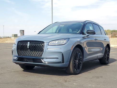 New 2026 Lincoln Corsair Premiere image 2