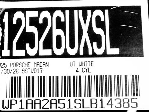 Certified 2025 Porsche Macan image 28