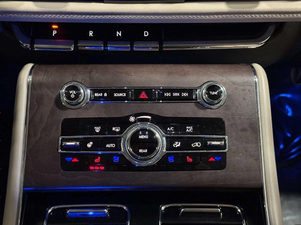 Used 2023 Lincoln Aviator Reserve w/ Equipment Group 201A AWD/4WD image 7