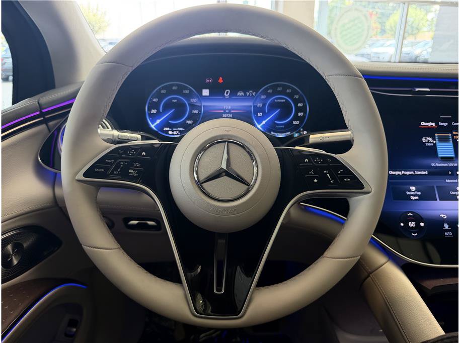 Used 2023 Mercedes-Benz EQS 580 4MATIC SUV w/ Exclusive Trim Package image 16