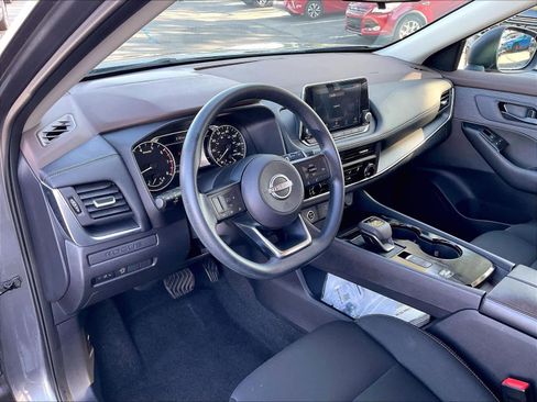 Used 2023 Nissan Rogue S image 16