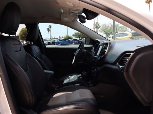 Used 2021 Jeep Cherokee Trailhawk w/ Premium Leather Package AWD/4WD image 34