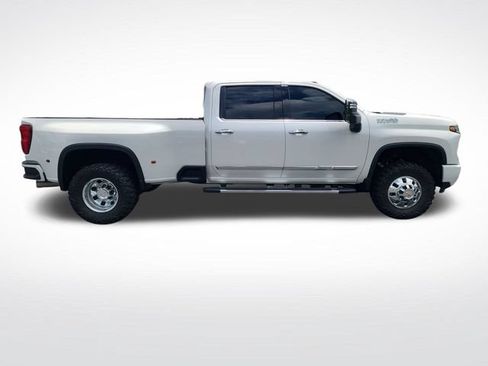 Used 2024 Chevrolet Silverado 3500 High Country w/ High Country Premium Package AWD/4WD image 6