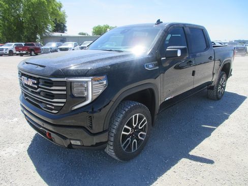 New 2026 GMC Sierra 1500 AT4 w/ AT4 Premium Package AWD/4WD image 12