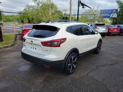 Used 2022 Nissan Rogue Sport SL image 2