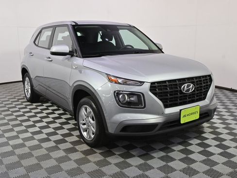 Used 2021 Hyundai Venue SE image 9
