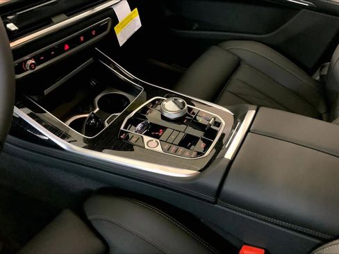 New 2026 BMW X7 xDrive40i w/ Executive Package AWD/4WD image 7
