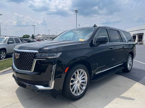 Used 2024 Cadillac Escalade ESV Premium Luxury w/ Performance Package AWD/4WD image 3